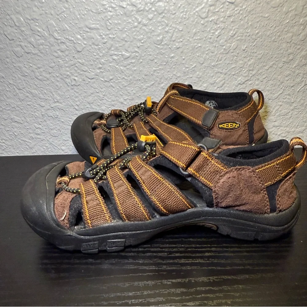 Keen Newport H2 Boys Size 3 Youth Brown Orange Outdoor Waterproof Hiking Sandals